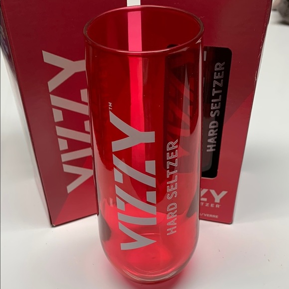 Vizzy Hard Seltzer Red Party Drink Flute NWT - Picture 5 of 7